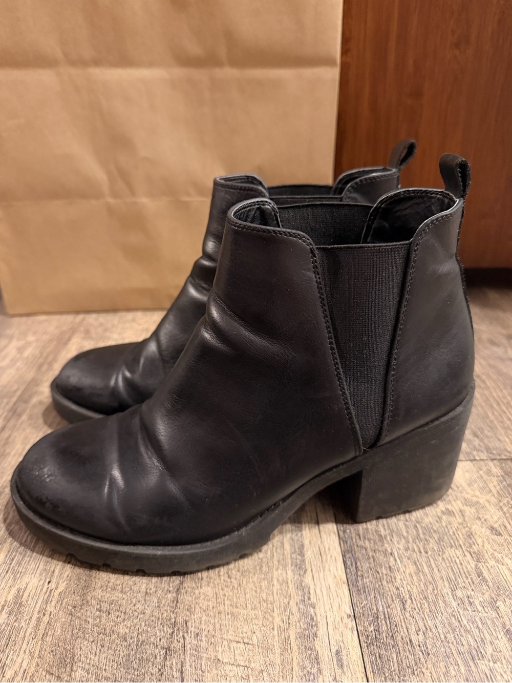 Black Leather Chelsea Ankle Boots Size 9.5
